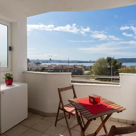 Luxury Lada With A Seaview *