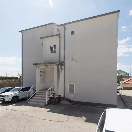 Luxury Lada With A Seaview Apartman Kastela